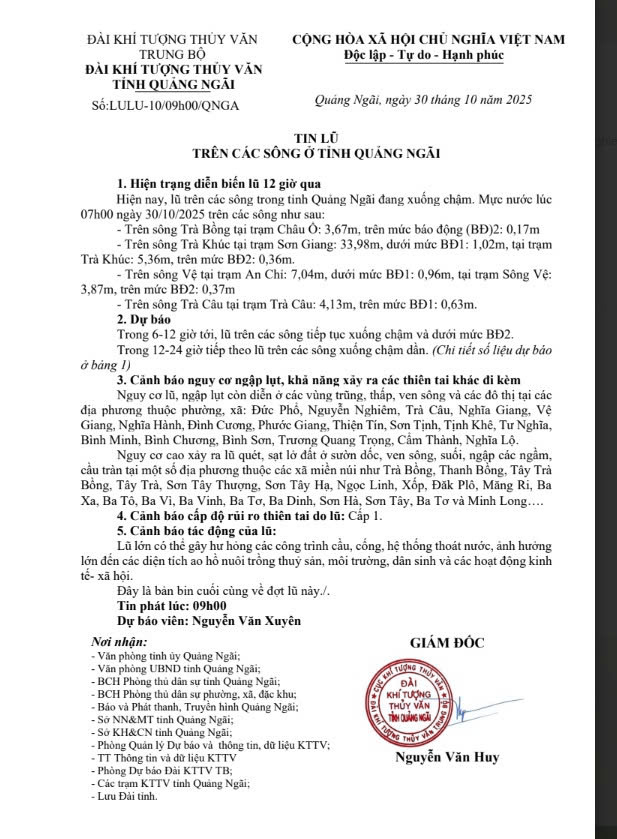 TIN LŨ TRÊN CÁC SÔNG Ở TỈNH QUẢNG NGÃI (30/10/2025)